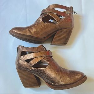 Kork-Ease | Stina Ankle Boots | Metallic
Bronze Leather | 3 Straps | Block Heel